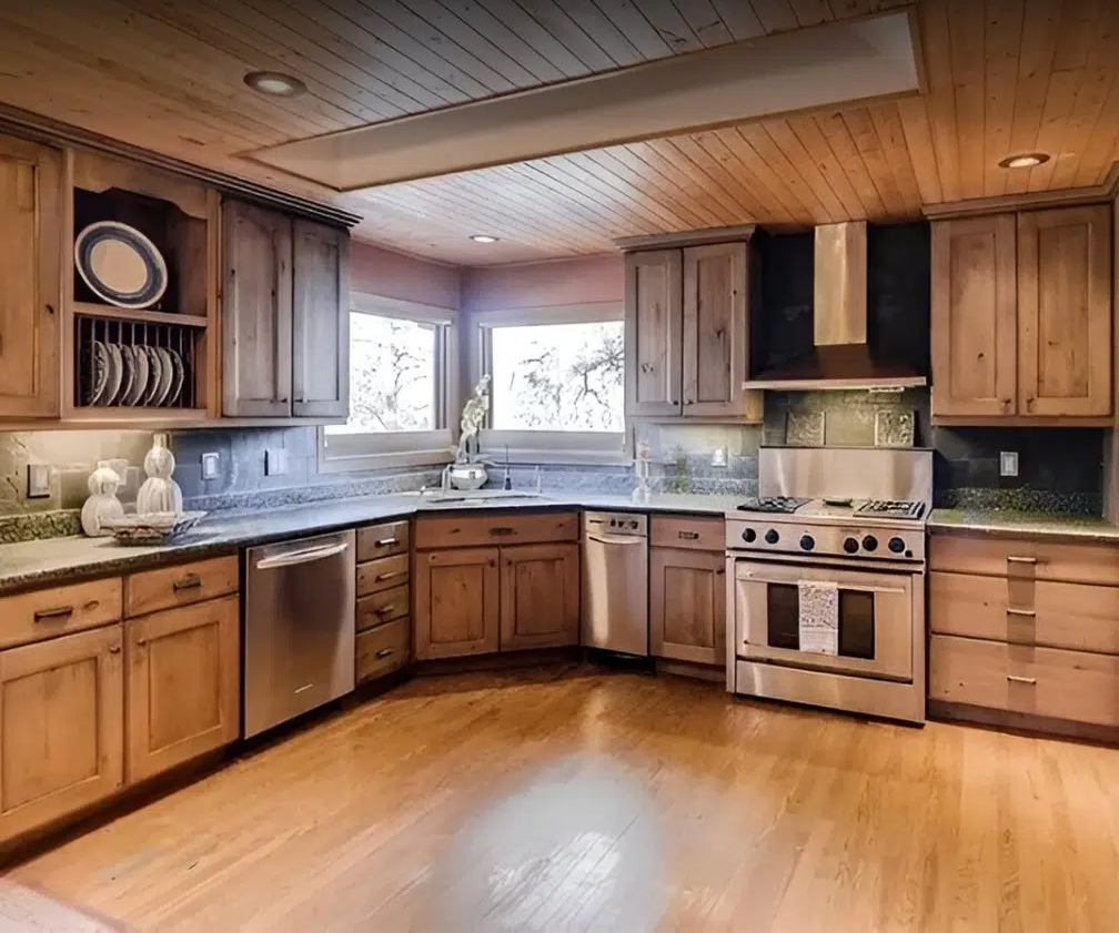 Kitchen staging